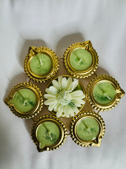 GOLDEN FLORAL URLI CANDLE